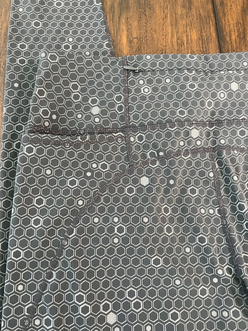 Sweaty Betty Women's The Power Leggings 7/8 Size Large Gray Geometric Print - Picture 6 of 8